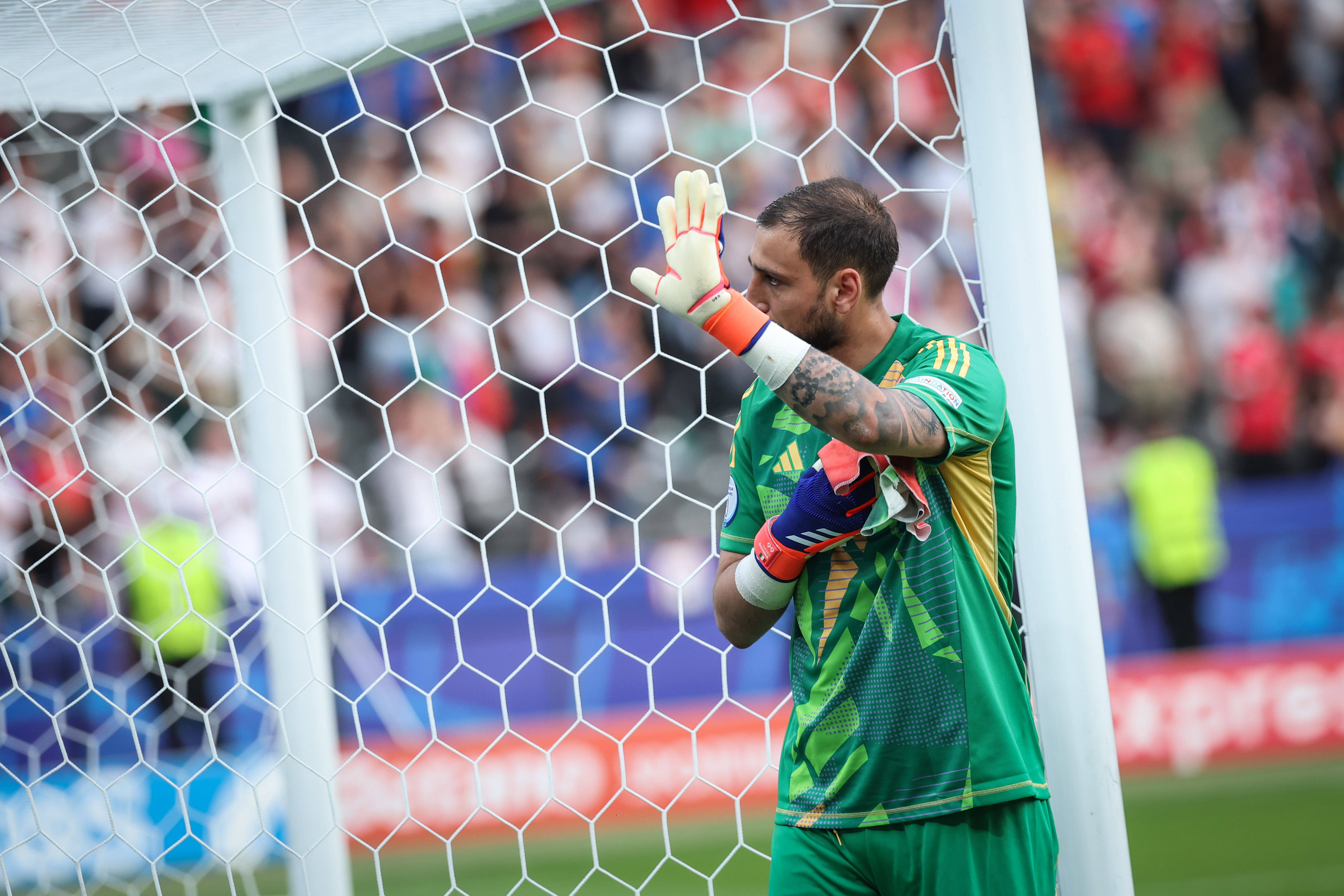 瑞士队不敌对手，遗憾止步淘汰赛(瑞士队不敌对手,遗憾止步淘汰赛英文)