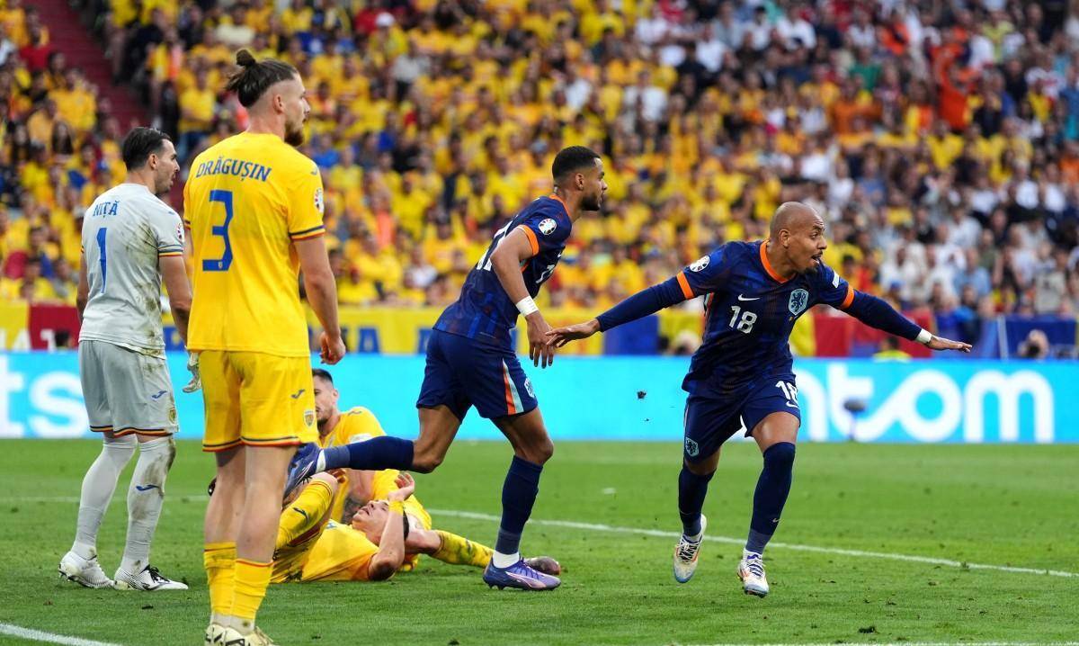 爱游戏入口-荷兰队在欧洲预选赛中踢出了出色的比赛(荷兰队在欧洲预选赛中踢出了出色的比赛英文)