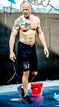 爱游戏网页版-卡尔蒂斯外援训练成果显著，力拼强队