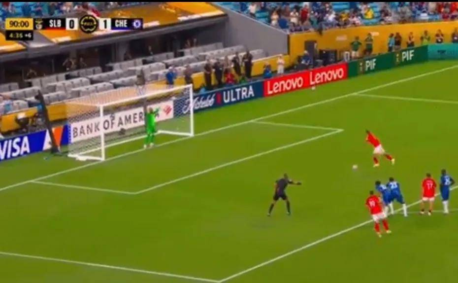 爱游戏体育网站-关于曼联防线稳固，力拼帕尔梅拉斯全力拿分的信息