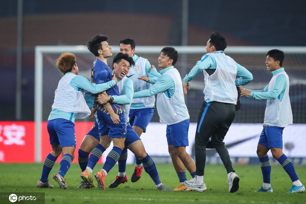 包含青岛黄海队在比赛中取得胜利,成功晋级下一轮的词条 包含青岛黄海队在比赛中取得胜利,成功晋级下一轮的词条