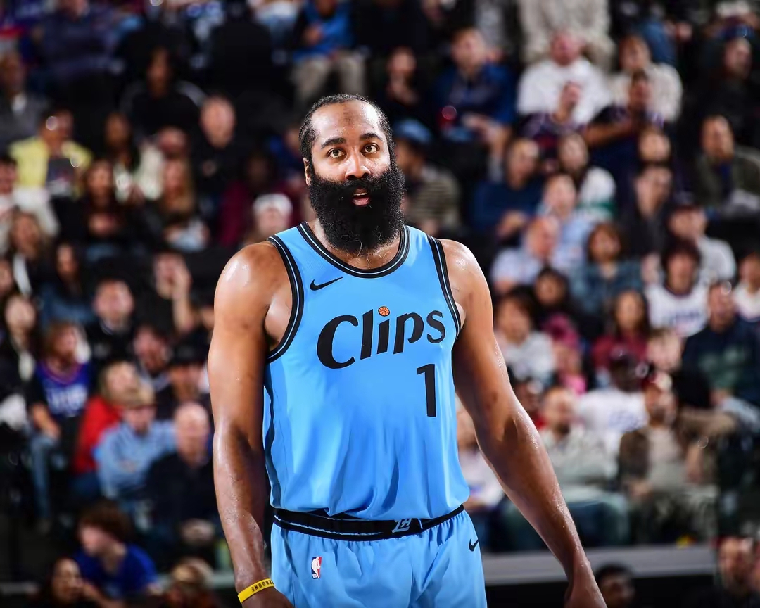 关于篮球名将哈登领衔全明星阵容,球迷翘首期待的信息 关于篮球名将哈登领衔全明星阵容,球迷翘首期待的信息