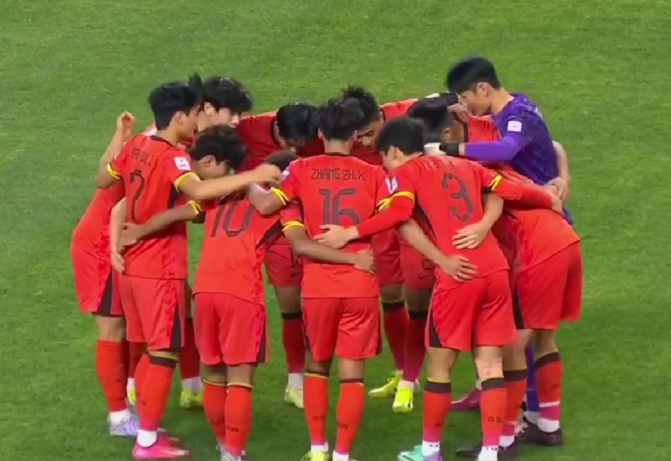 爱游戏体育地址-比赛如火如荼，双方斗志昂扬，谁将笑到最后，赢得胜利？