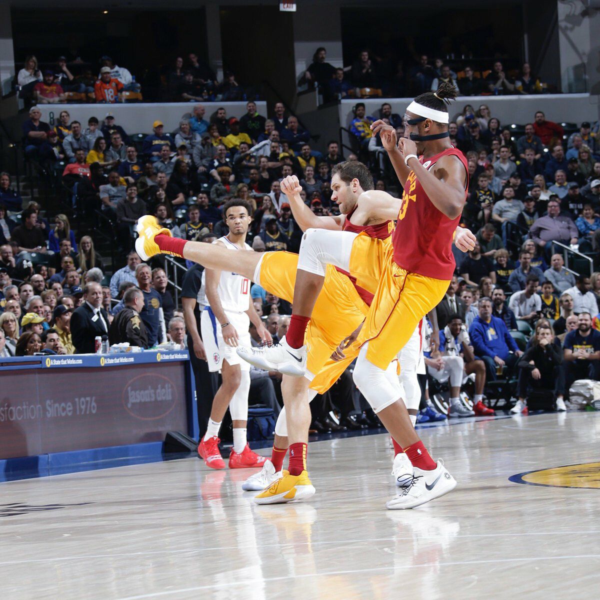 雷霆坚守阵地，等待雄鹿的挑战