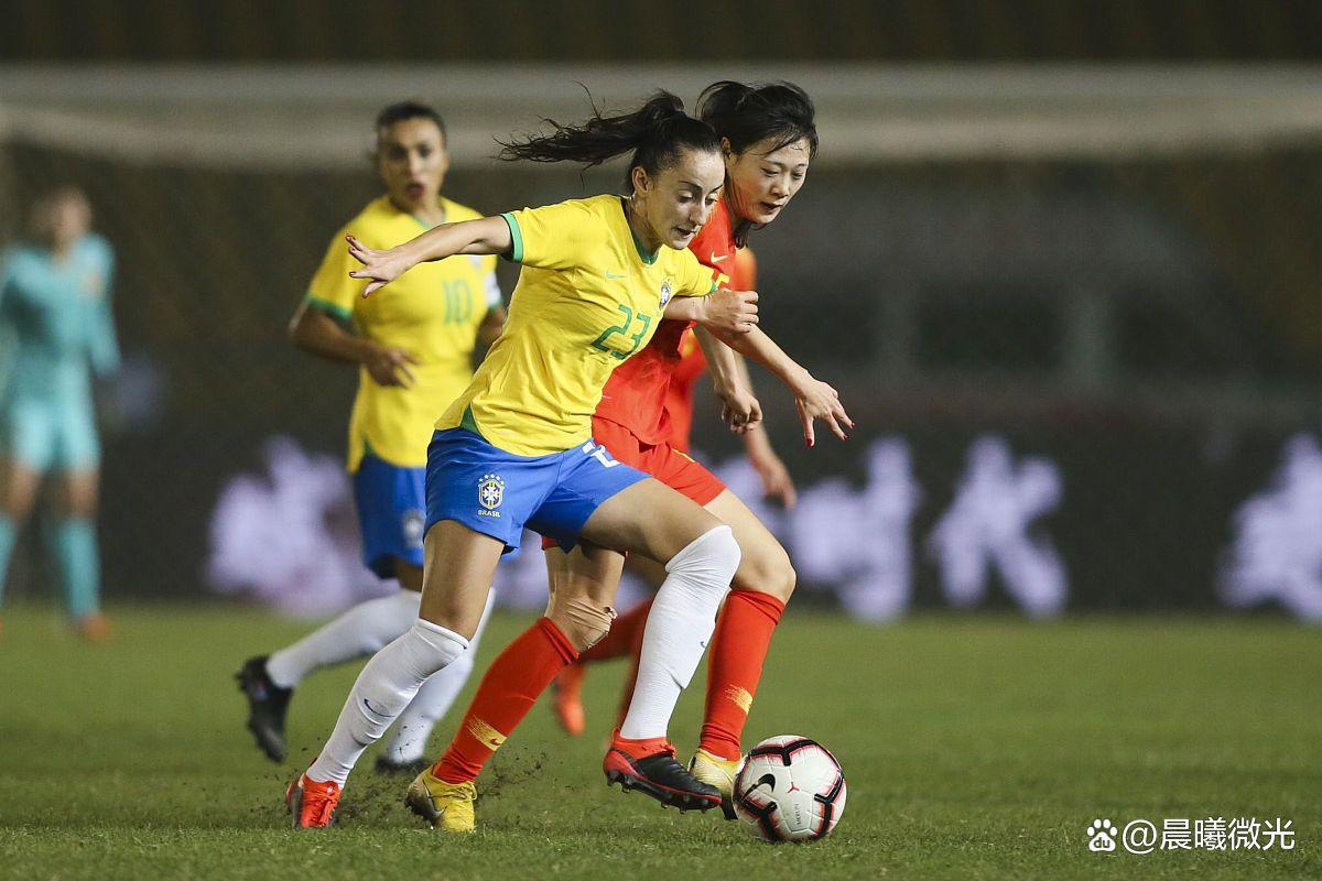 爱游戏-国际体育圈：女足比赛带来的激烈竞争！