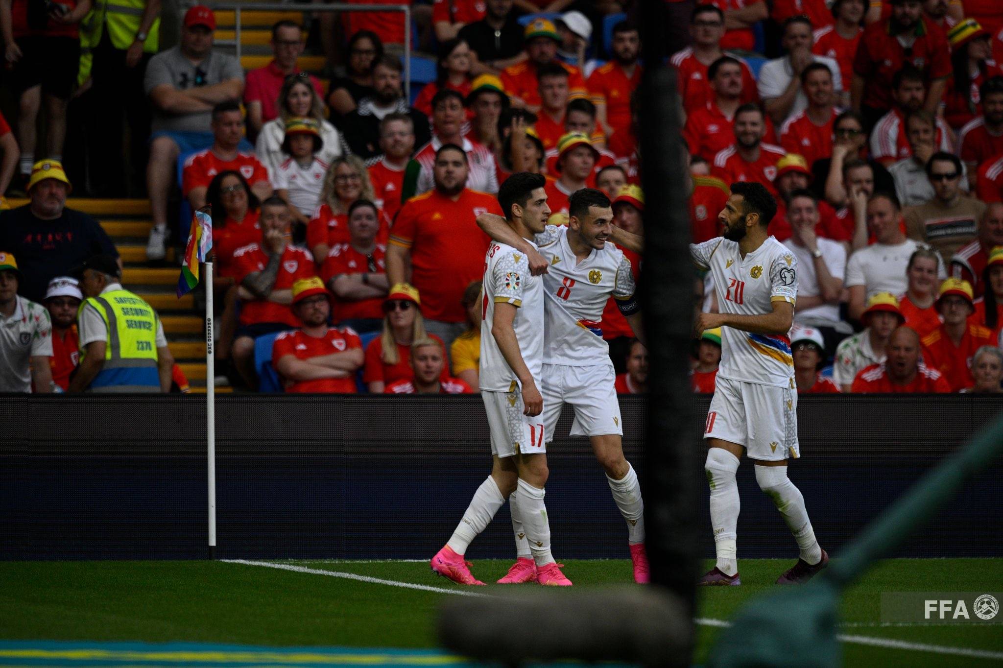 爱游戏app下载-英格兰险胜捷克，锁定小组第一出线