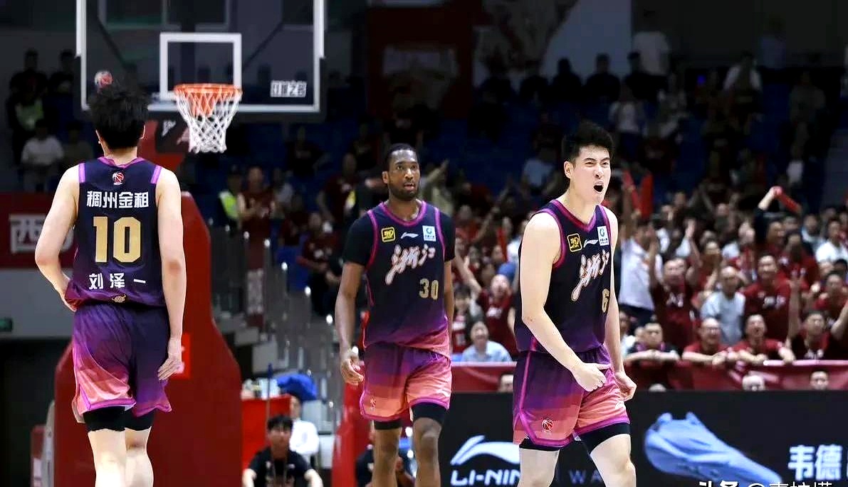 爱游戏官网-浙江男篮主场击败对手，继续保持赢球势头的简单介绍