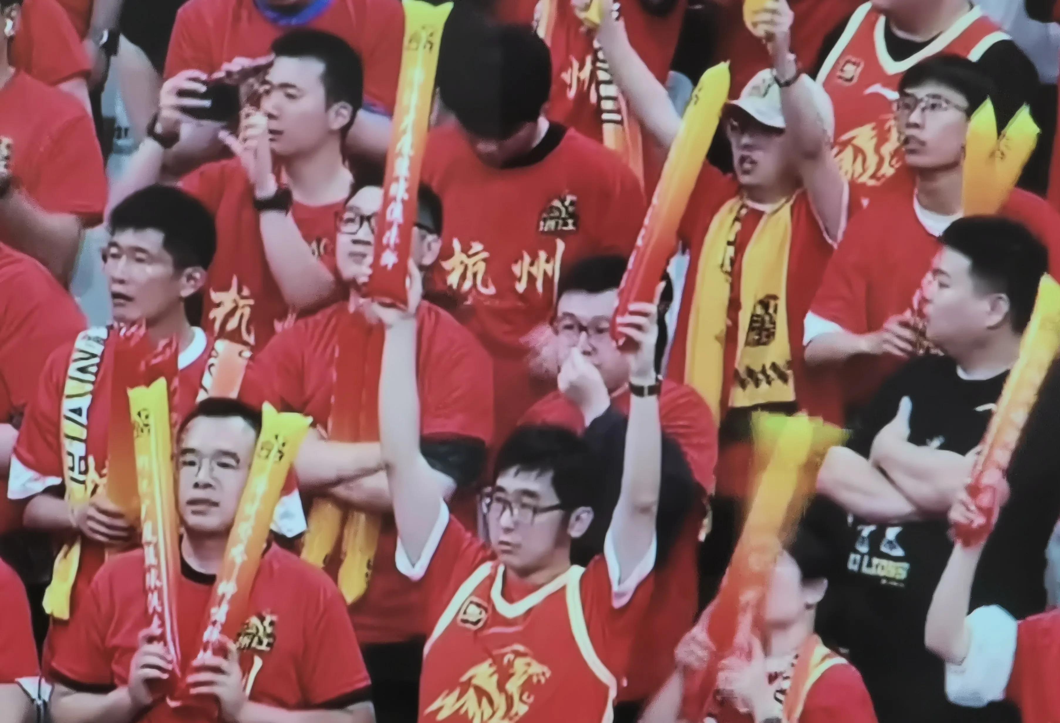 浙江男篮主场击败对手,继续保持赢球势头的简单介绍 浙江男篮主场击败对手,继续保持赢球势头的简单介绍