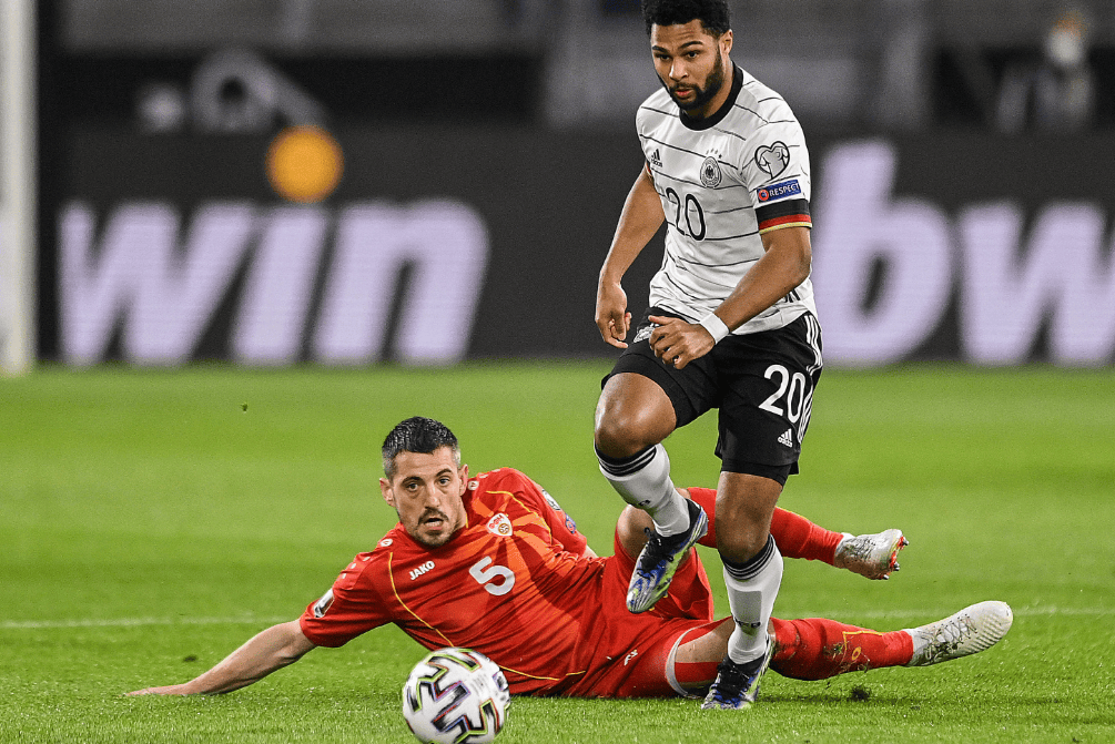 爱游戏官方入口-抢眼亮相！一支球队在国际比赛中展现强大实力的简单介绍