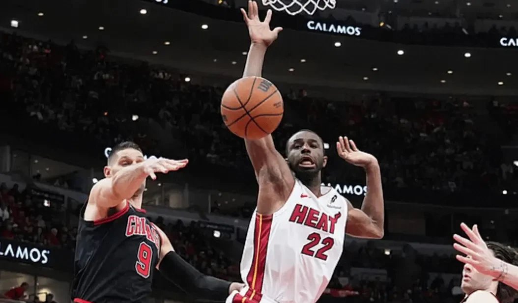 爱游戏登录入口-包含热火大胜，安东尼-戴维斯砍下全场最高分的词条