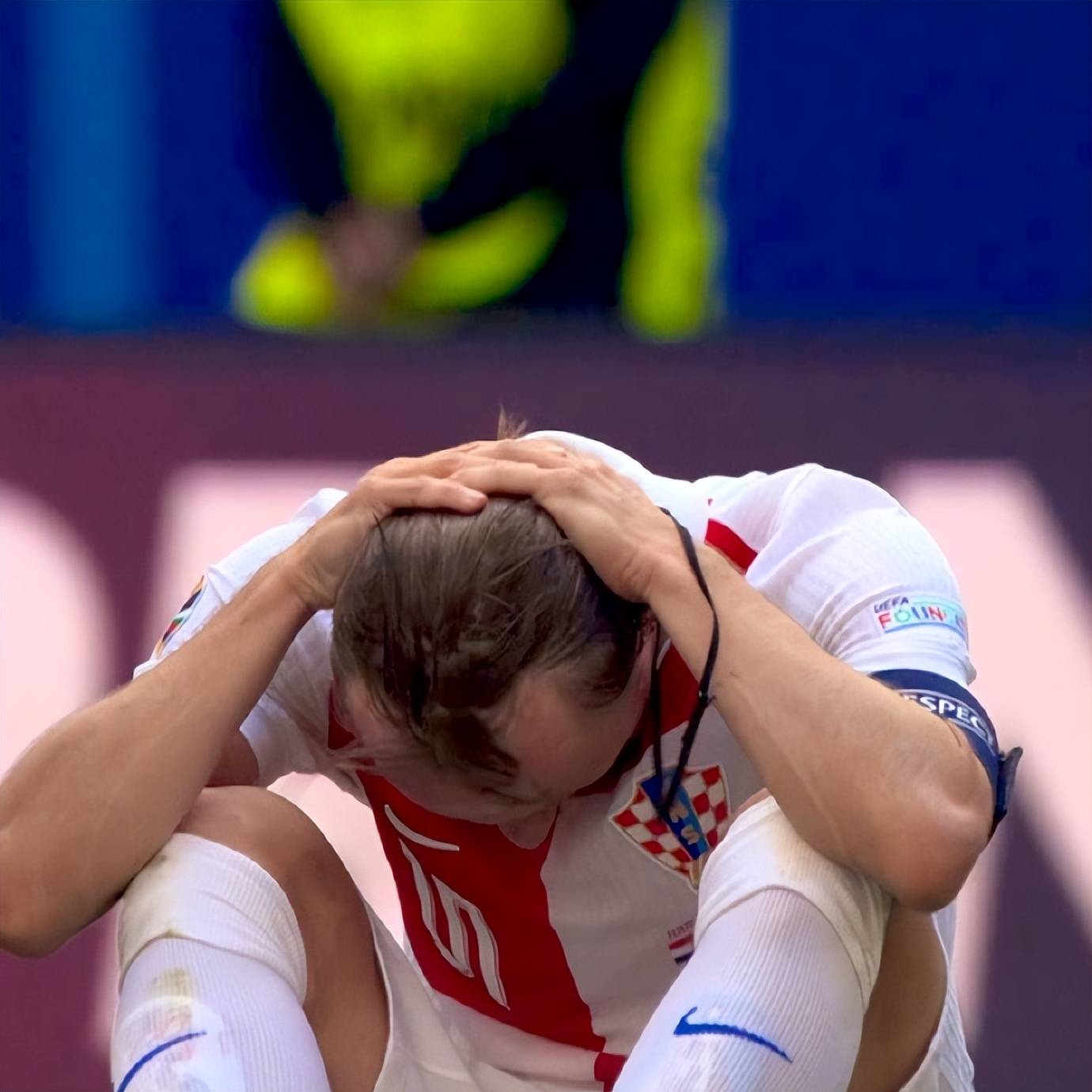 关于阿贾克斯实力碾压对手,晋级欧洲俱乐部杯半决赛的信息 关于阿贾克斯实力碾压对手,晋级欧洲俱乐部杯半决赛的信息