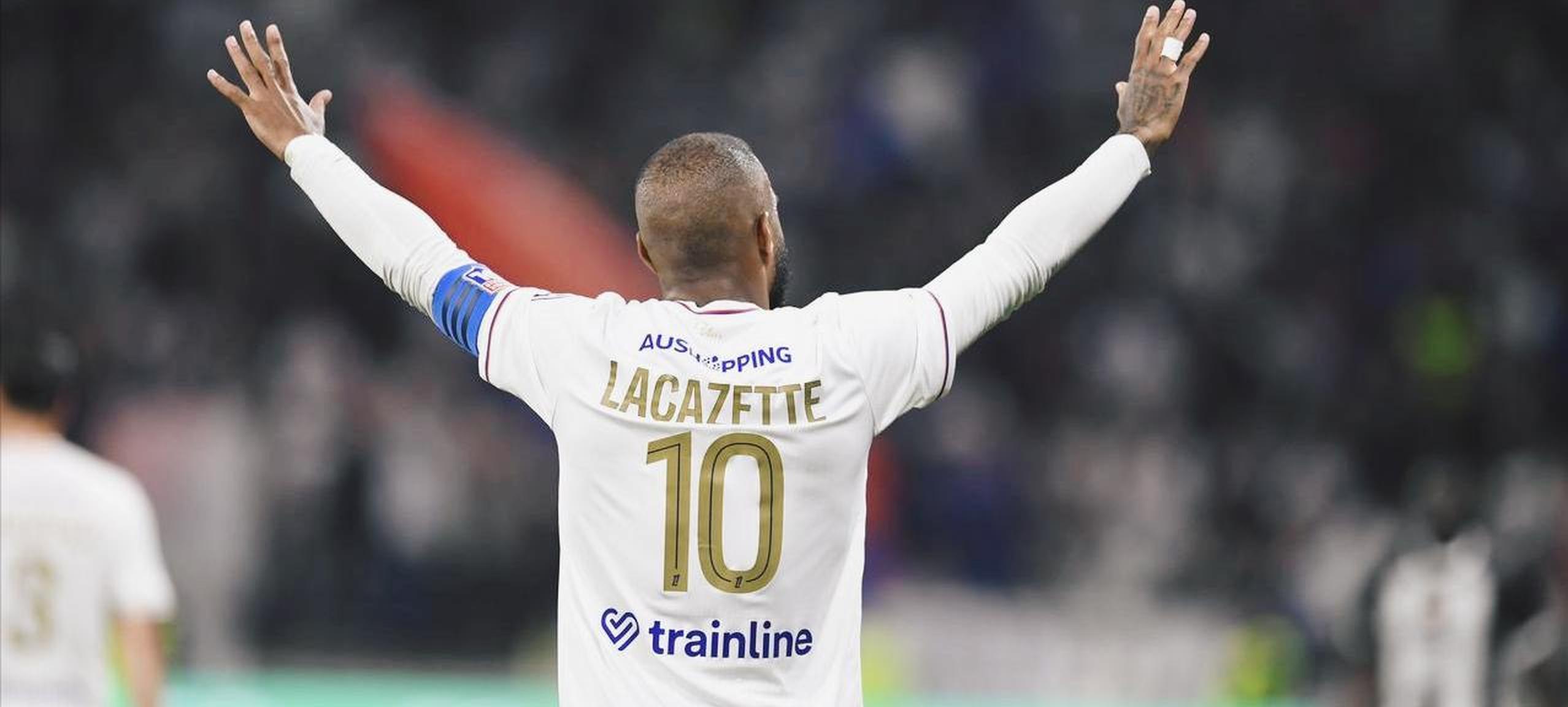 包含里昂球员状态持续火热，成为法甲赛场焦点的词条