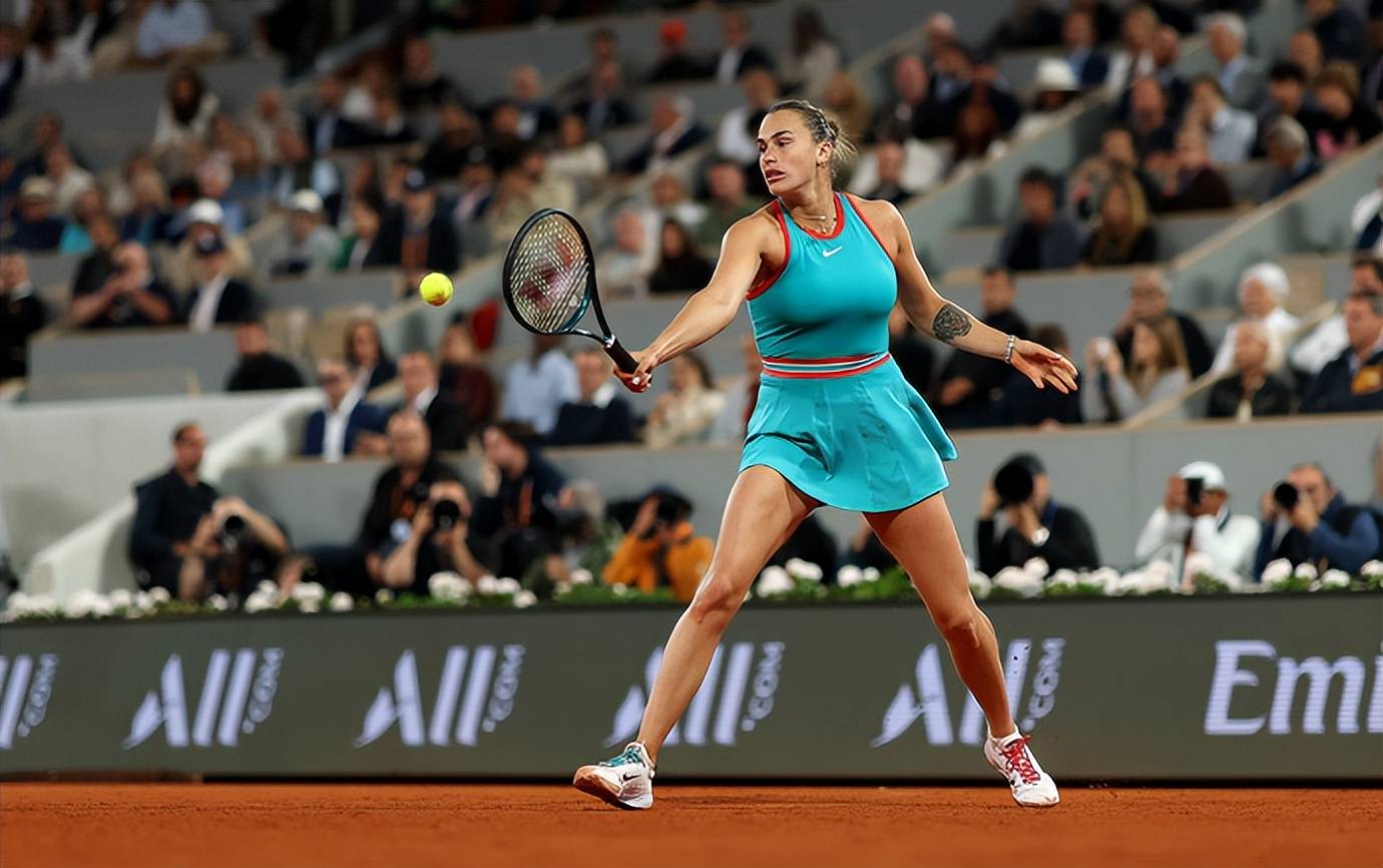 哥伦比亚女子拳击选手力克对手，晋级决赛