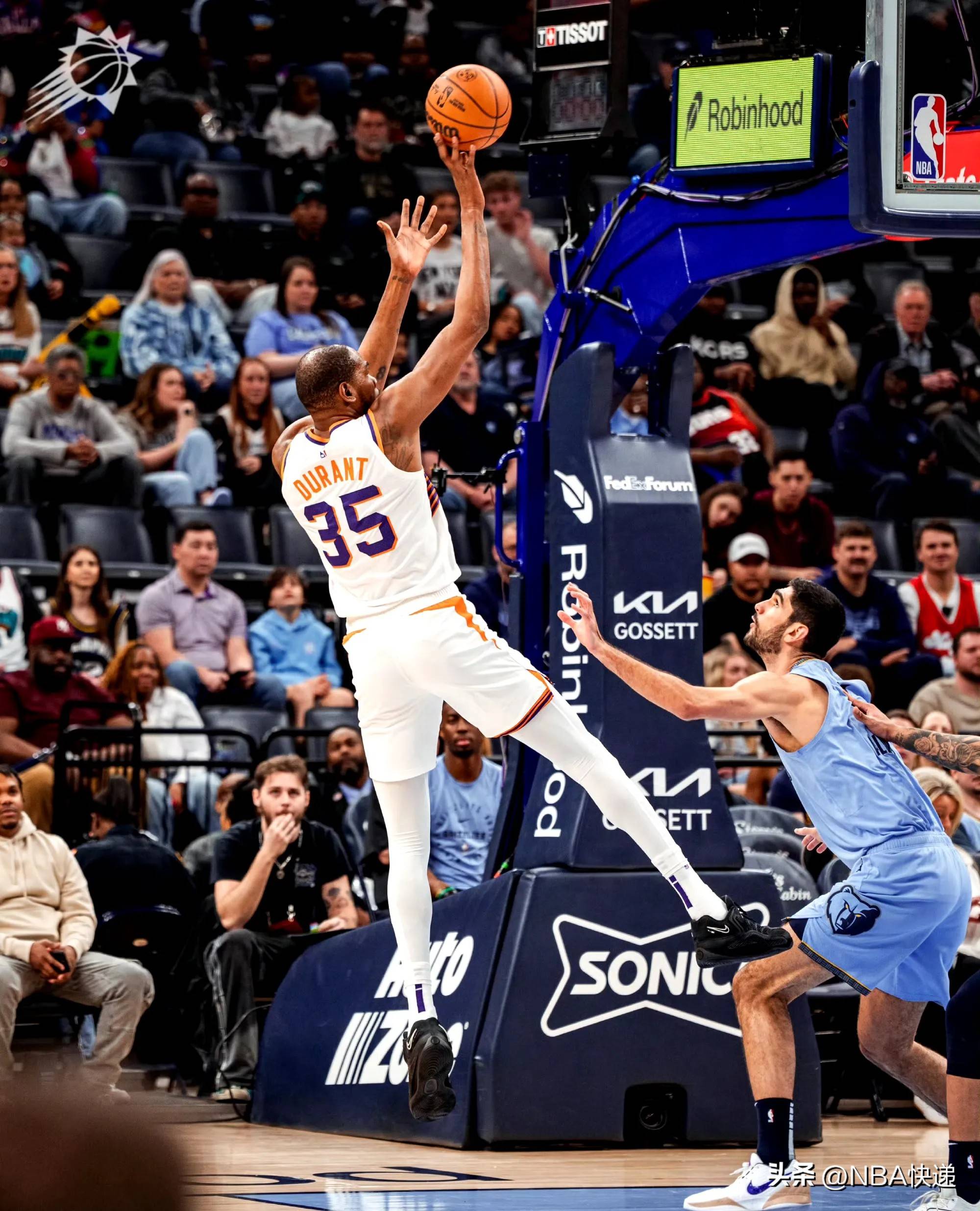 爱游戏体育下载-火箭客场力擒雄鹿，近期表现令人期待