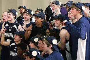 爱游戏官网-德甲球队激战不减，争冠竞争白热化，德甲intro