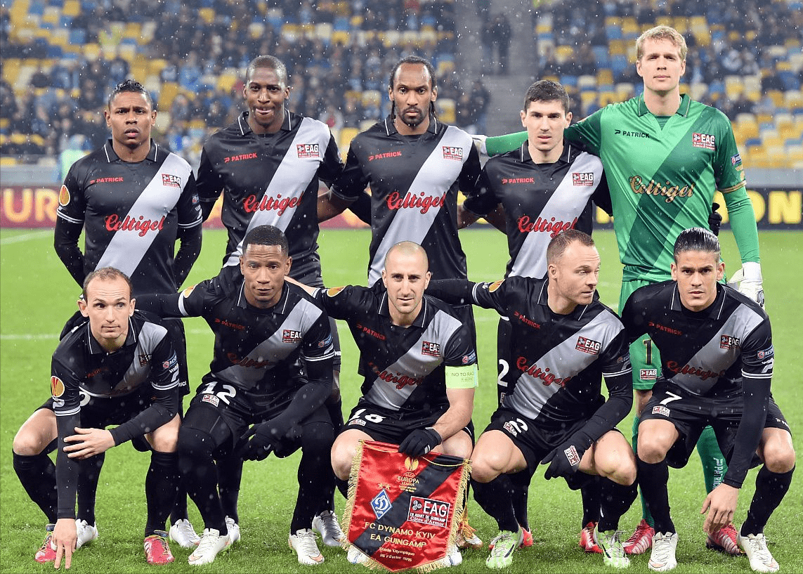 爱游戏官网-斯图加特客场战平汉堡，保持不败战绩