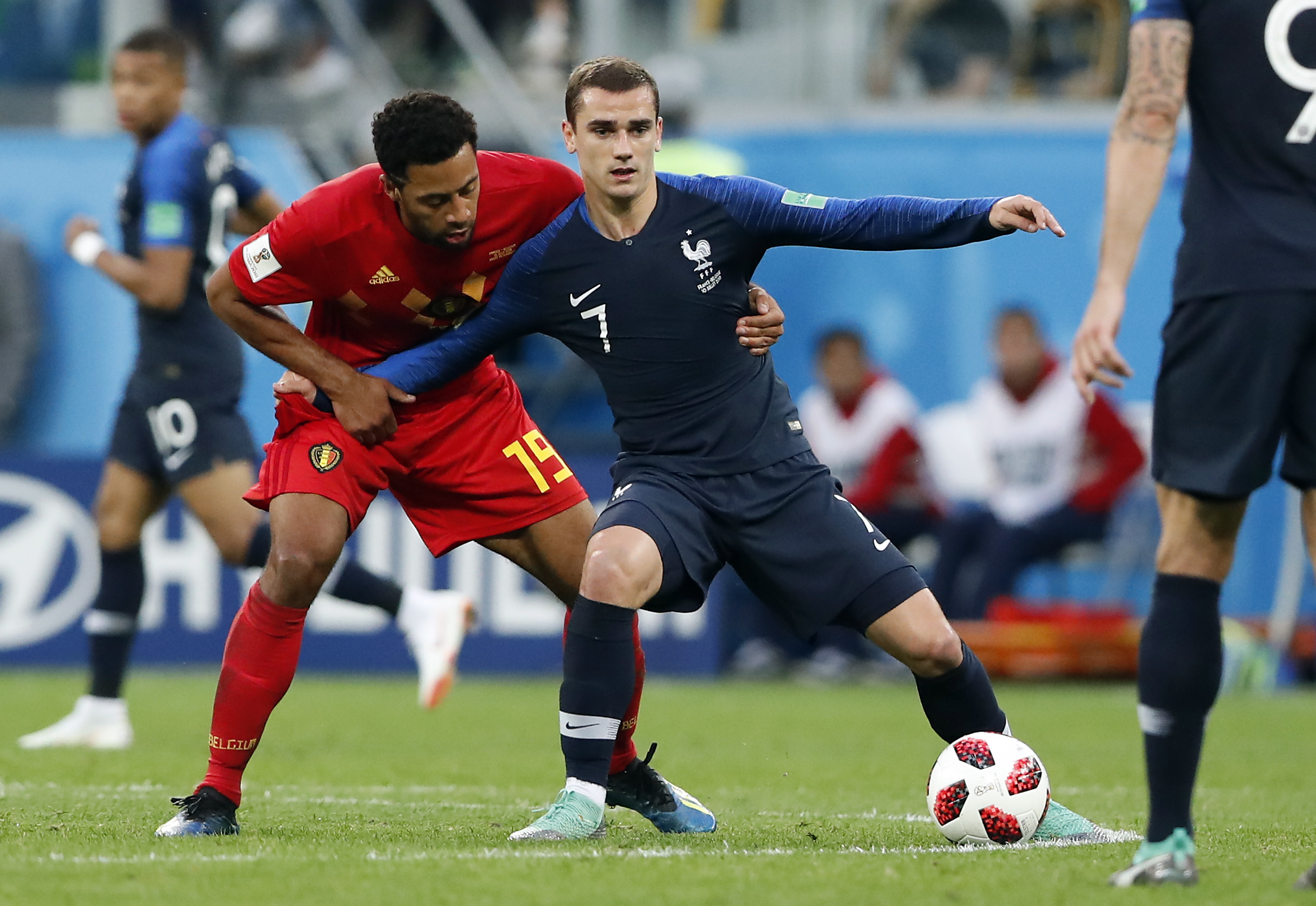 爱游戏体育直播-俄罗斯选手成功晋级，晋级决赛的简单介绍