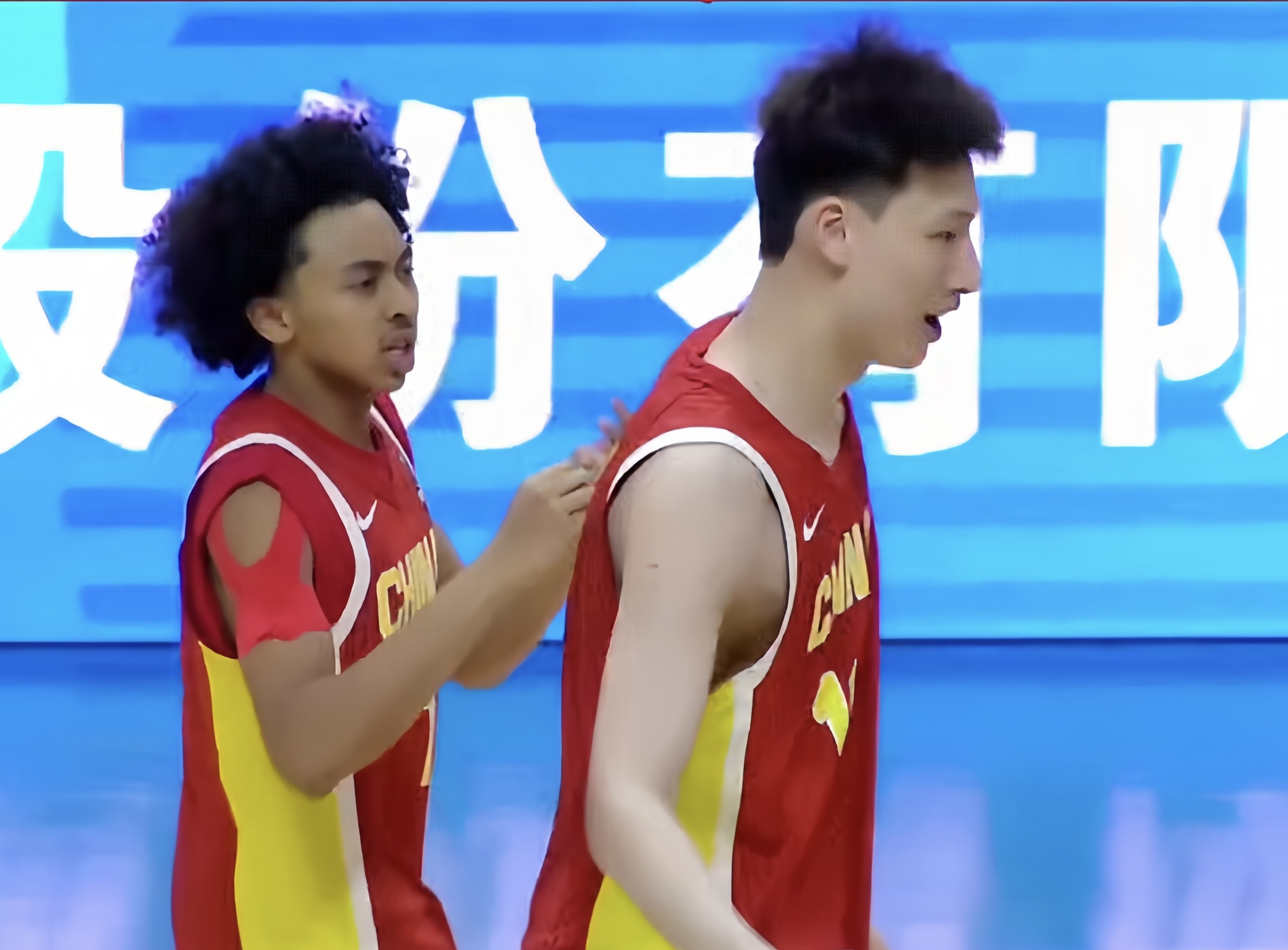 爱游戏登录入口-青年选手斗志昂扬，引发球迷热议的简单介绍