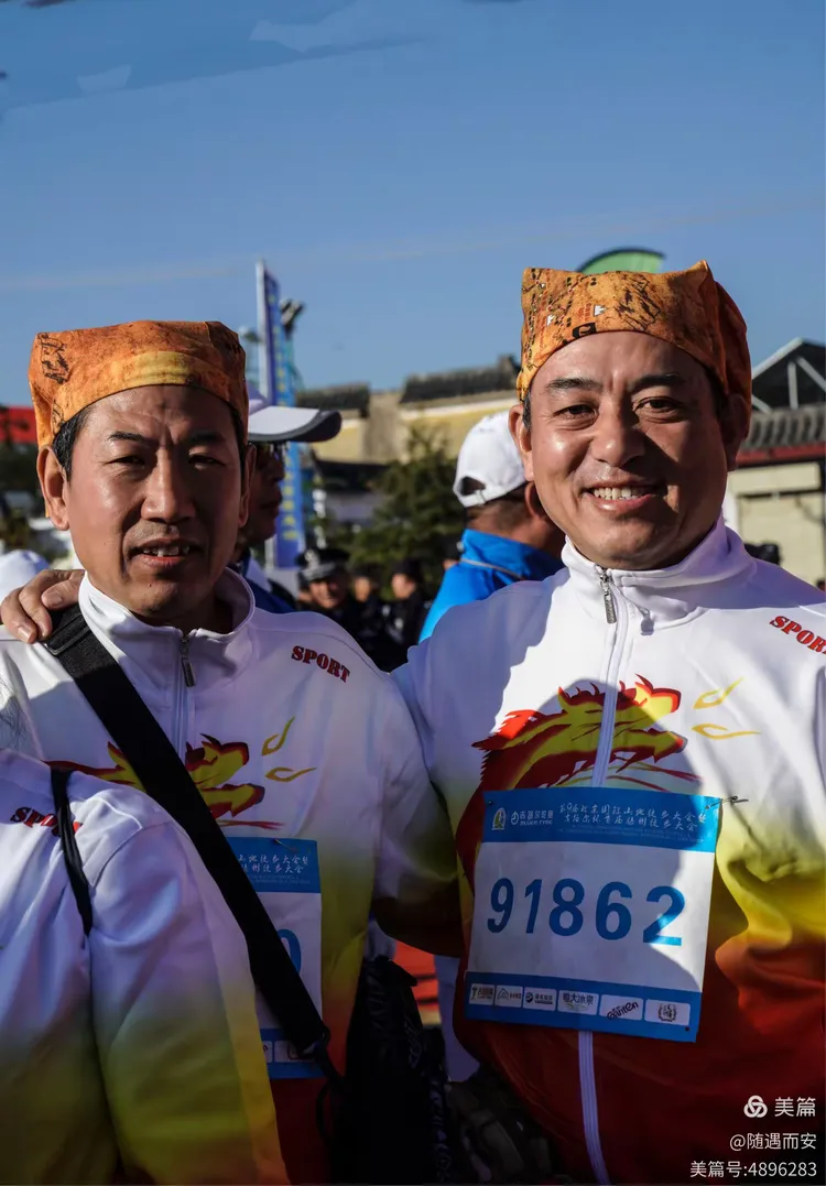 爱游戏app下载-沙尔克队员斗志昂扬，誓带球队再创辉煌的简单介绍