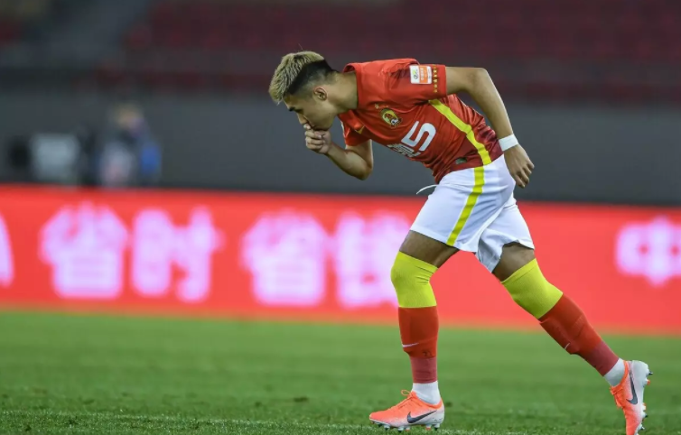 武汉队全场失常惨败,需调整状态 武汉队全场失常惨败,需调整状态