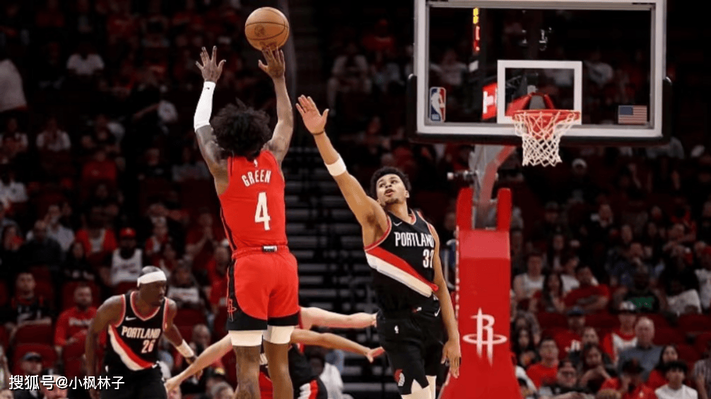 爱游戏网页版登录入口-包含开拓者球员戈登·海沃德成功复出迎战太阳队的词条